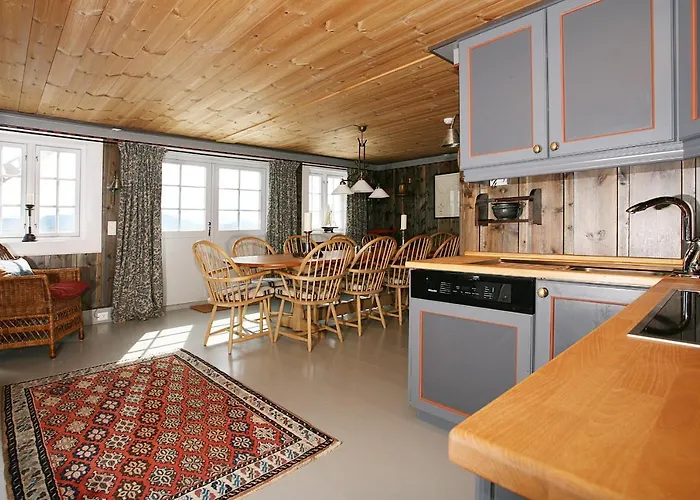 Korsholmen - By Classic Norway Villa Karvåg