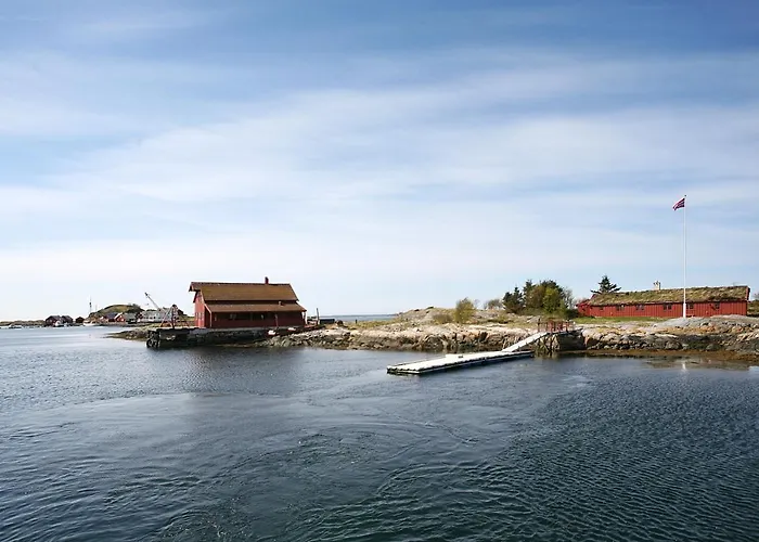 Korsholmen - By Classic Norway Karvåg